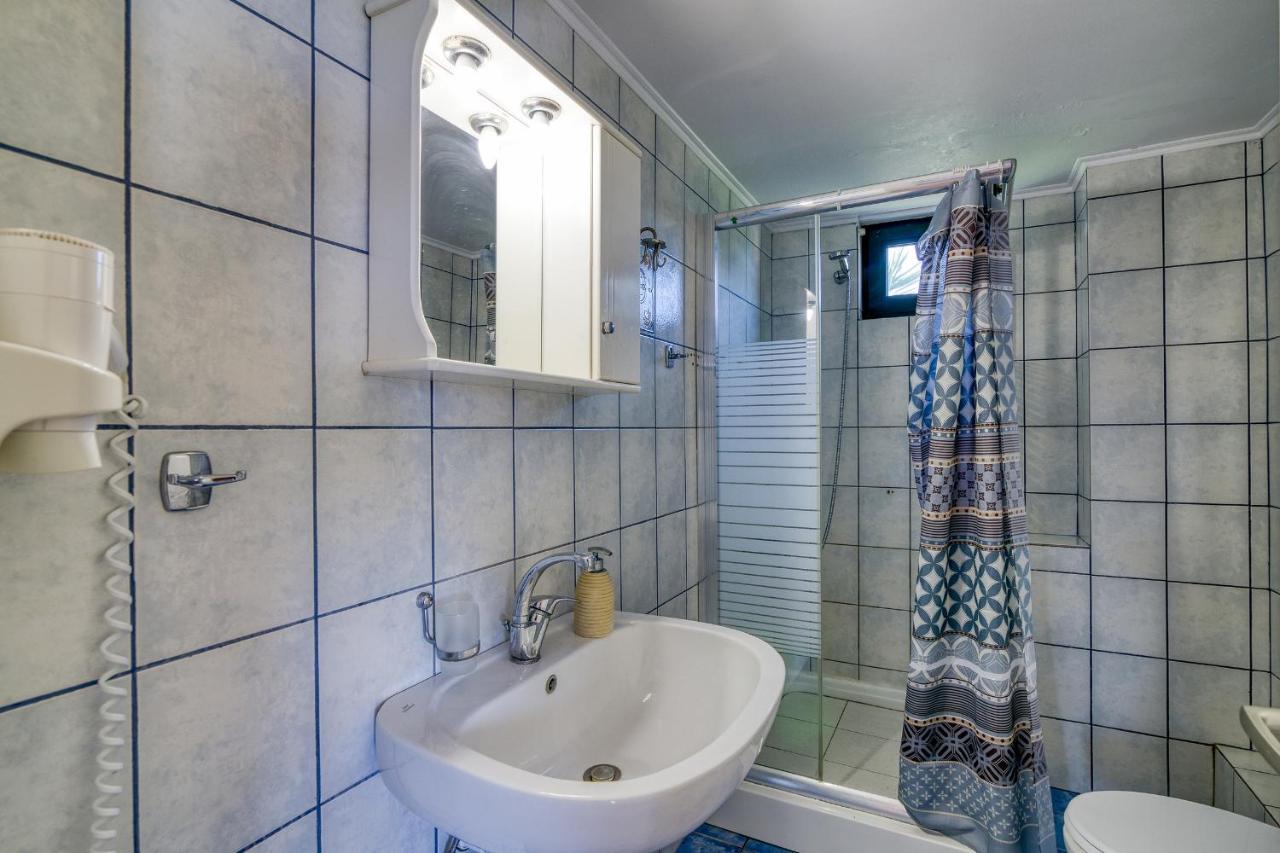 Analipsi Beach Front Villas - Happy Rentals Kastron  Экстерьер фото