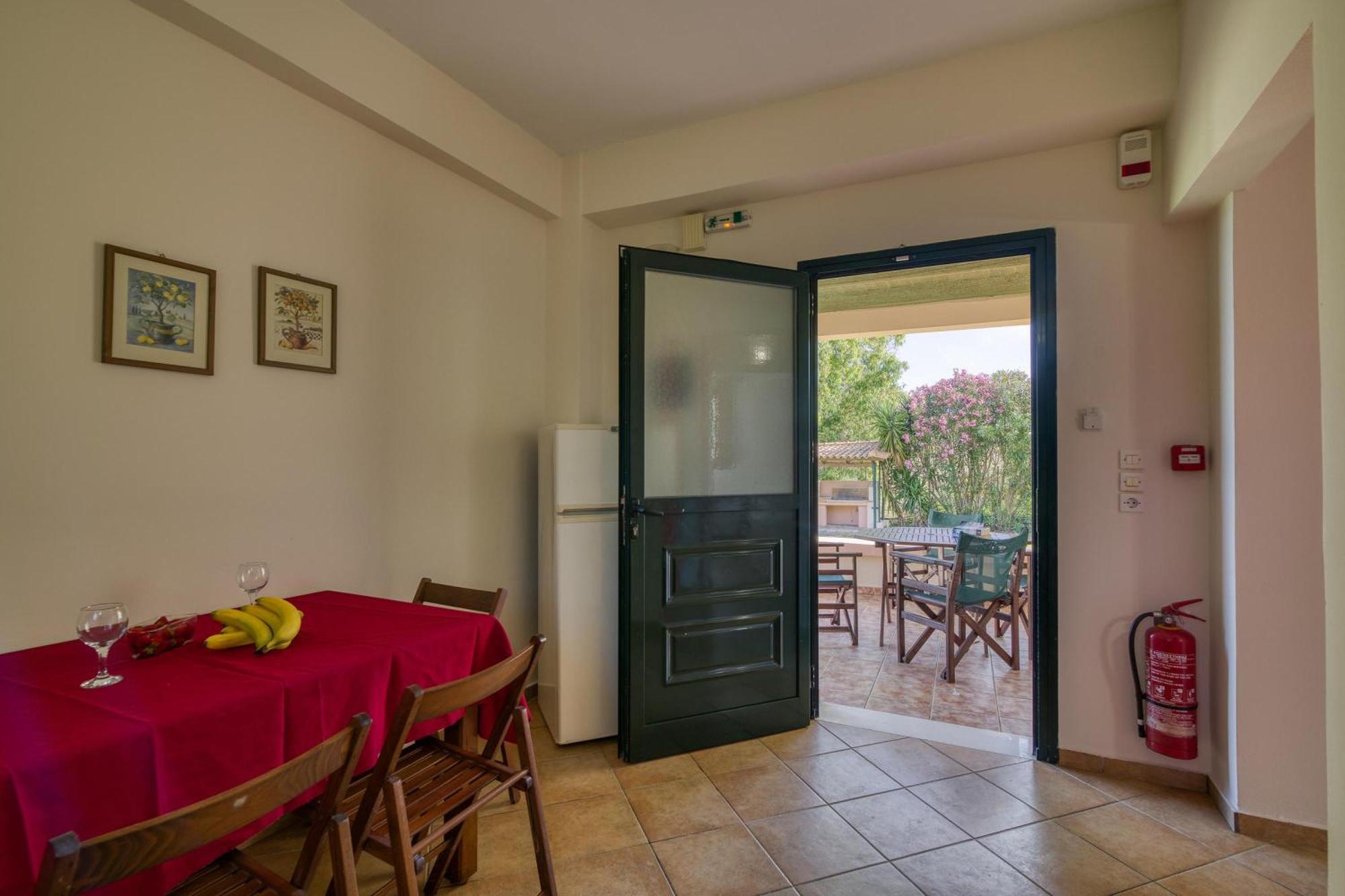 Analipsi Beach Front Villas - Happy Rentals Kastron  Экстерьер фото